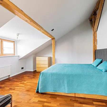 شقة Malovanka Apartments *