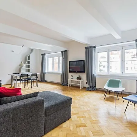 Malovanka Apartments