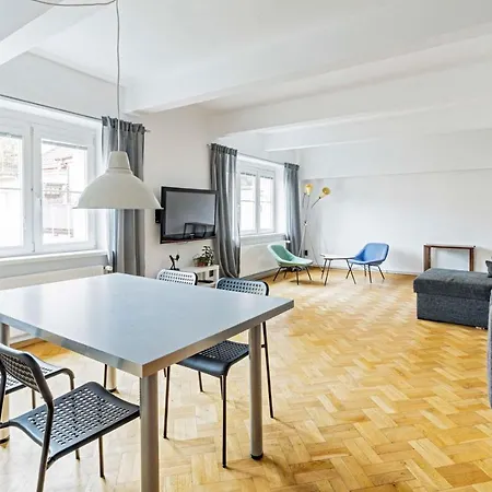 Malovanka Apartments براغ